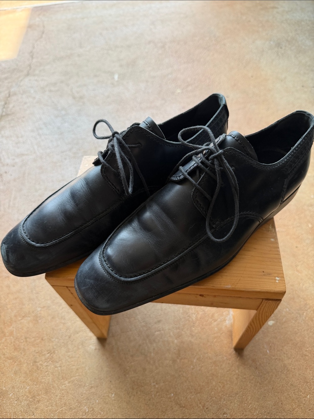Louis Vuitton Men's Black Leather Derby Lace-Up Shoes